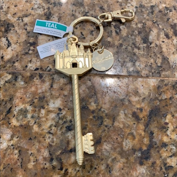 Disneyland Sleeping Beauty Castle Key Chain - Picture 2 of 2